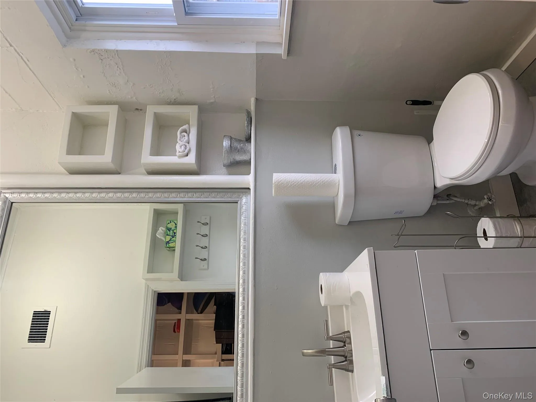 196 Forest Avenue, Oyster Bay, NY, ,Commercial Lease,For Rent,Forest,0,967645 196 Forest Avenue, Oyster Bay, NY, ,Commercial Lease,For Rent,Forest,0,967645