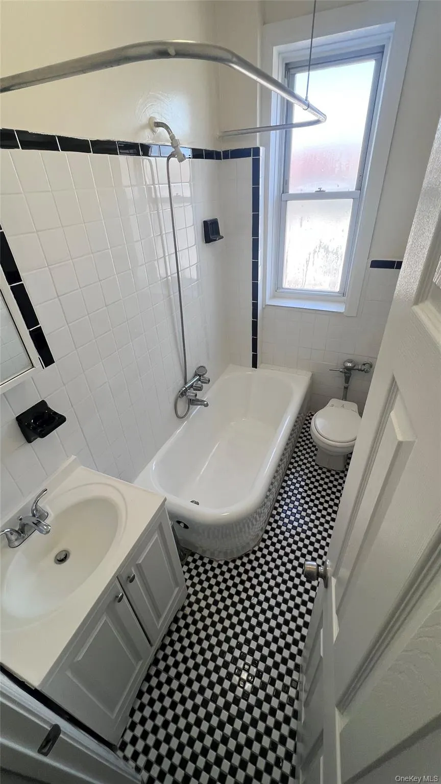 164-18 43rd Avenue, New York, NY, 1 Bedroom Bedrooms, 2 Rooms Rooms,1 BathroomBathrooms,Residential Lease,For Rent,43rd,0,967656 164-18 43rd Avenue, New York, NY, 1 Bedroom Bedrooms, 2 Rooms Rooms,1 BathroomBathrooms,Residential Lease,For Rent,43rd,0,967656