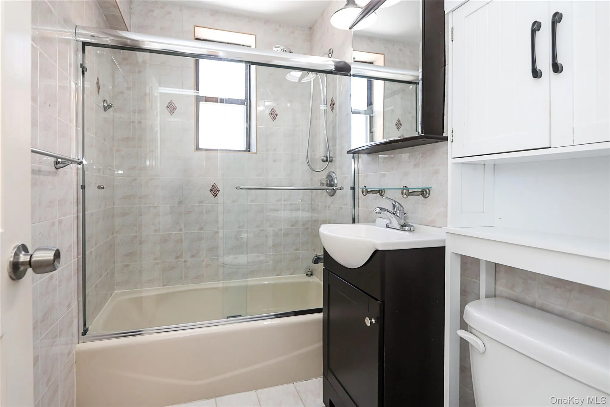 224-24 Union Turnpike, New York, NY, 2 Bedrooms Bedrooms, 4 Rooms Rooms,1 BathroomBathrooms,Residential,For Rent,Union,0,967659 224-24 Union Turnpike, New York, NY, 2 Bedrooms Bedrooms, 4 Rooms Rooms,1 BathroomBathrooms,Residential,For Rent,Union,0,967659