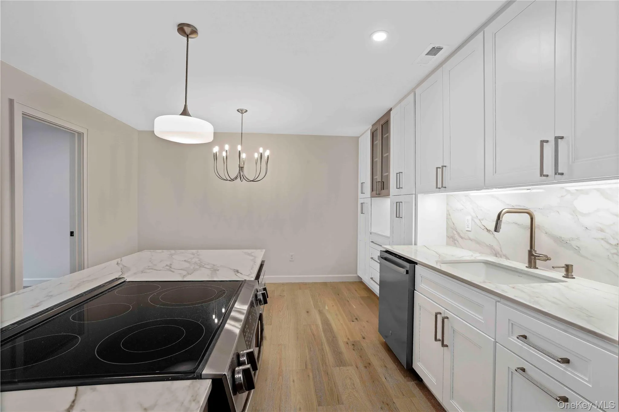 400 High Point Drive, Greenburgh, NY, 1 Bedroom Bedrooms, 4 Rooms Rooms,1 BathroomBathrooms,Residential Lease,For Rent,High Point,0,967671 400 High Point Drive, Greenburgh, NY, 1 Bedroom Bedrooms, 4 Rooms Rooms,1 BathroomBathrooms,Residential Lease,For Rent,High Point,0,967671