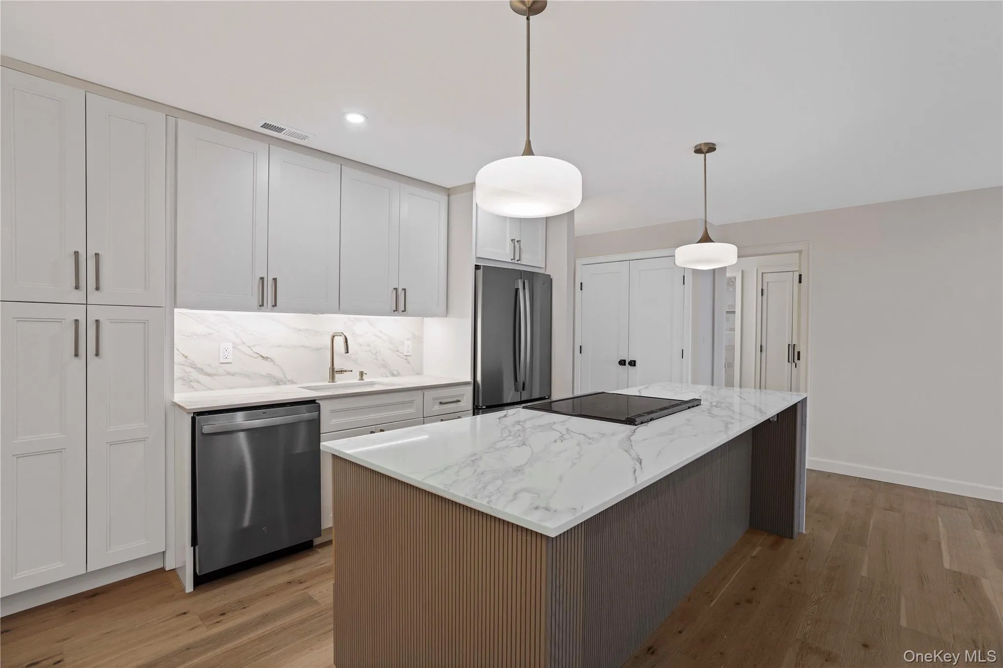 400 High Point Drive, Greenburgh, NY, 1 Bedroom Bedrooms, 4 Rooms Rooms,1 BathroomBathrooms,Residential Lease,For Rent,High Point,0,967671 400 High Point Drive, Greenburgh, NY, 1 Bedroom Bedrooms, 4 Rooms Rooms,1 BathroomBathrooms,Residential Lease,For Rent,High Point,0,967671