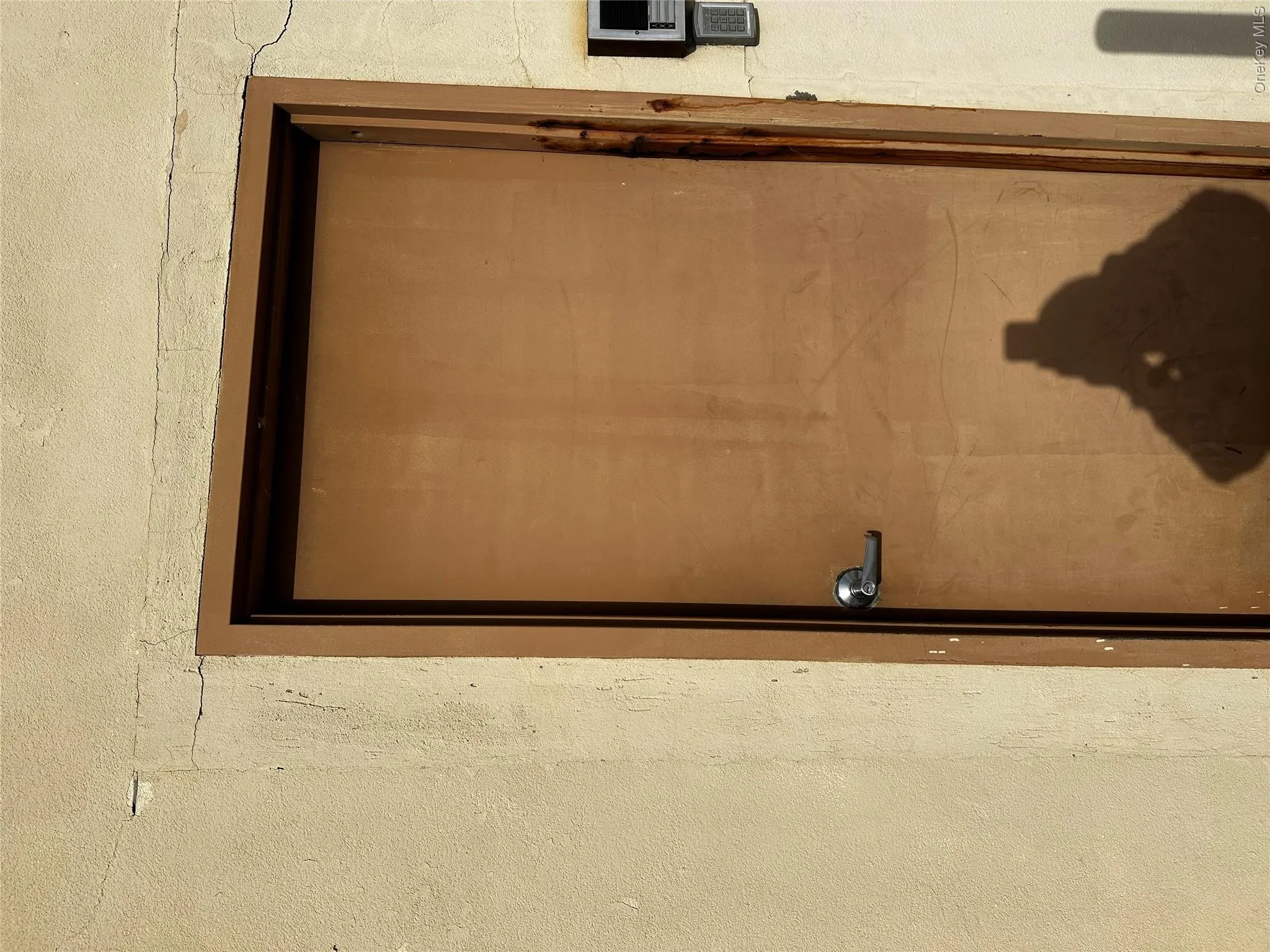 Side door entrance. Side door entrance.