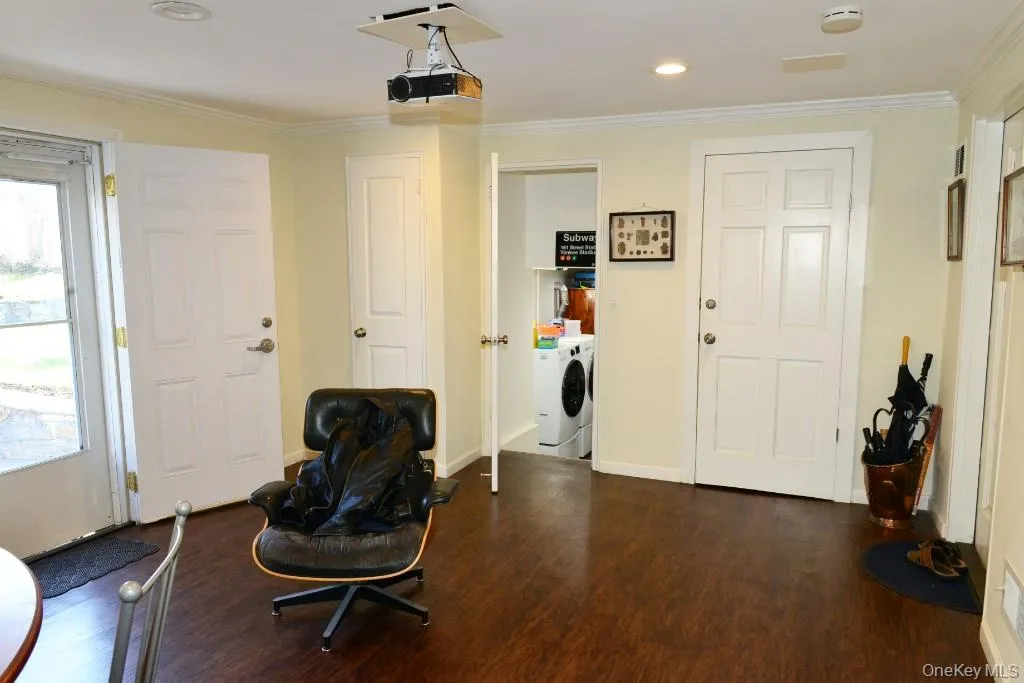 Family Room / Walk Out Family Room / Walk Out