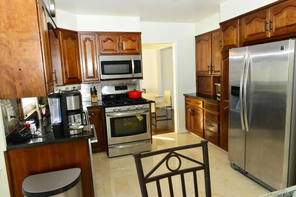 69 Wingate Road, Yonkers, NY, 3 Bedrooms Bedrooms, 7 Rooms Rooms,2 BathroomsBathrooms,Residential,For Rent,Wingate,0,967683 69 Wingate Road, Yonkers, NY, 3 Bedrooms Bedrooms, 7 Rooms Rooms,2 BathroomsBathrooms,Residential,For Rent,Wingate,0,967683