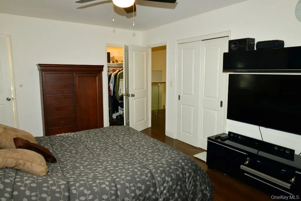 Master Bed Rm View 3 Master Bed Rm View 3