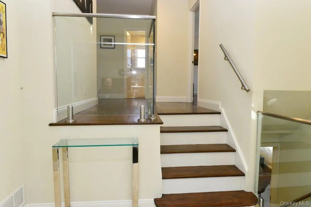 Steps to Bed Rooms Steps to Bed Rooms