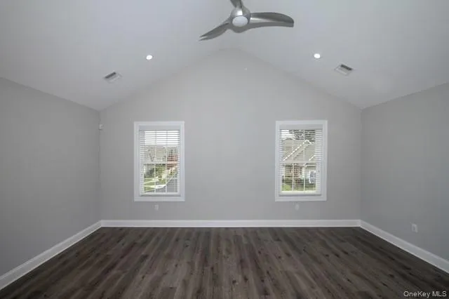 26 Sunlight Walk, Islip, NY, 1 Bedroom Bedrooms, 3 Rooms Rooms,1 BathroomBathrooms,Residential Lease,For Rent,Sunlight,0,967694 26 Sunlight Walk, Islip, NY, 1 Bedroom Bedrooms, 3 Rooms Rooms,1 BathroomBathrooms,Residential Lease,For Rent,Sunlight,0,967694