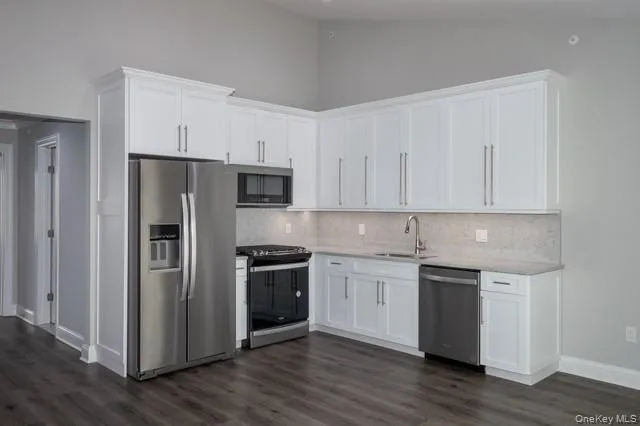 26 Sunlight Walk, Islip, NY, 1 Bedroom Bedrooms, 3 Rooms Rooms,1 BathroomBathrooms,Residential Lease,For Rent,Sunlight,0,967694 26 Sunlight Walk, Islip, NY, 1 Bedroom Bedrooms, 3 Rooms Rooms,1 BathroomBathrooms,Residential Lease,For Rent,Sunlight,0,967694