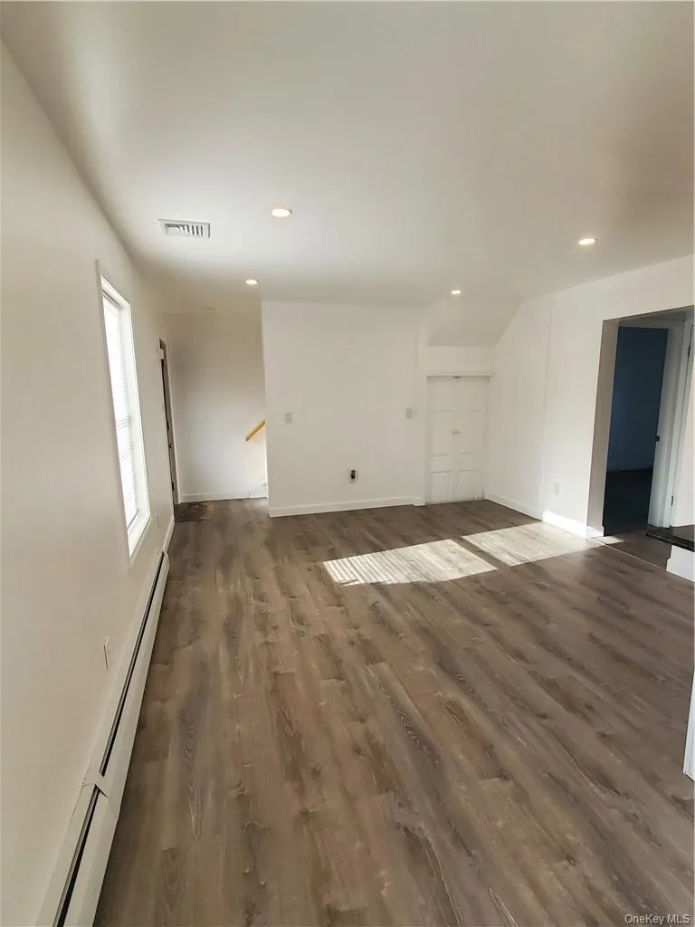 7 White Plains Avenue, Greenburgh, NY, 4 Bedrooms Bedrooms, 6 Rooms Rooms,3 BathroomsBathrooms,Residential Lease,For Rent,White Plains,0,967757 7 White Plains Avenue, Greenburgh, NY, 4 Bedrooms Bedrooms, 6 Rooms Rooms,3 BathroomsBathrooms,Residential Lease,For Rent,White Plains,0,967757