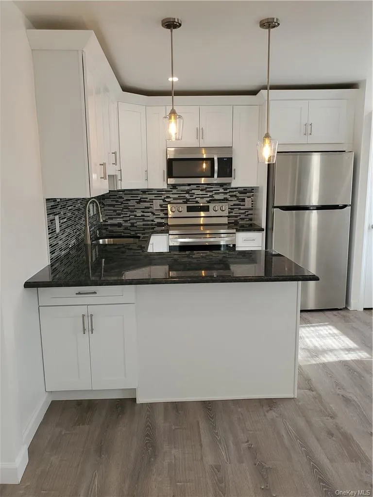 7 White Plains Avenue, Greenburgh, NY, 4 Bedrooms Bedrooms, 6 Rooms Rooms,3 BathroomsBathrooms,Residential Lease,For Rent,White Plains,0,967757 7 White Plains Avenue, Greenburgh, NY, 4 Bedrooms Bedrooms, 6 Rooms Rooms,3 BathroomsBathrooms,Residential Lease,For Rent,White Plains,0,967757