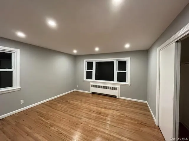 Huge primary bedroom! Huge primary bedroom!