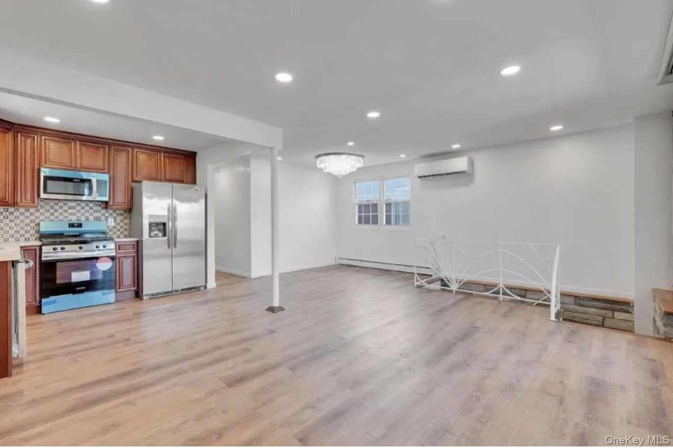 159-40 95th Street, New York, NY, 4 Bedrooms Bedrooms, 8 Rooms Rooms,2 BathroomsBathrooms,Residential,For Rent,95th,0,967807 159-40 95th Street, New York, NY, 4 Bedrooms Bedrooms, 8 Rooms Rooms,2 BathroomsBathrooms,Residential,For Rent,95th,0,967807