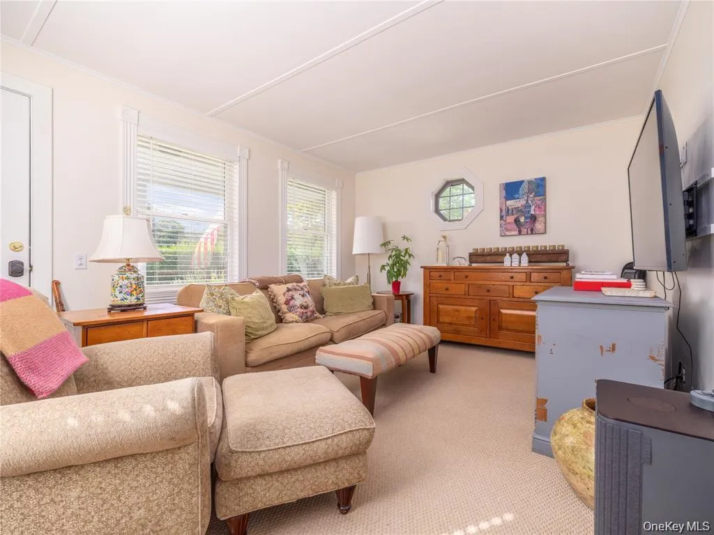3275 Skunk Lane, Southold, NY, 4 Bedrooms Bedrooms, 6 Rooms Rooms,1 BathroomBathrooms,Residential,For Rent,Skunk,0,967817 3275 Skunk Lane, Southold, NY, 4 Bedrooms Bedrooms, 6 Rooms Rooms,1 BathroomBathrooms,Residential,For Rent,Skunk,0,967817