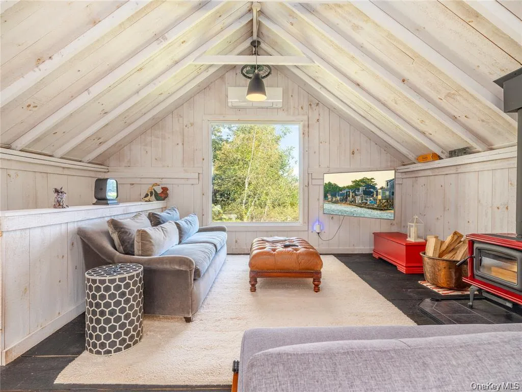 3275 Skunk Lane, Southold, NY, 4 Bedrooms Bedrooms, 6 Rooms Rooms,1 BathroomBathrooms,Residential,For Rent,Skunk,0,967817 3275 Skunk Lane, Southold, NY, 4 Bedrooms Bedrooms, 6 Rooms Rooms,1 BathroomBathrooms,Residential,For Rent,Skunk,0,967817