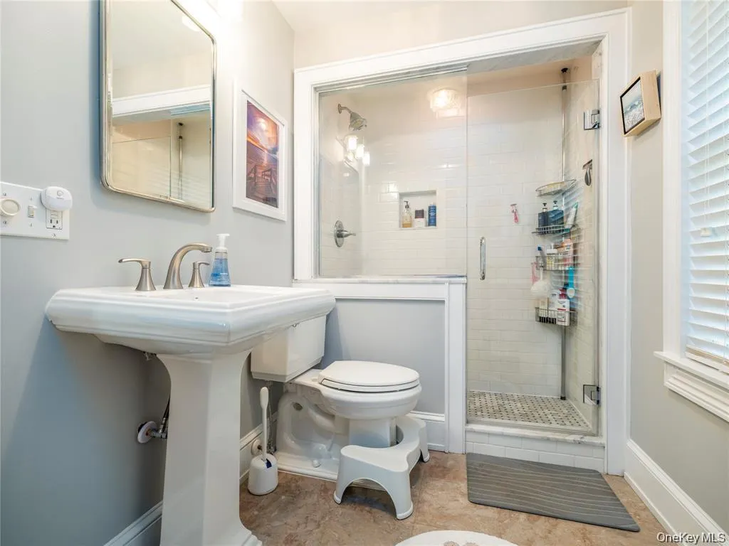 3275 Skunk Lane, Southold, NY, 4 Bedrooms Bedrooms, 6 Rooms Rooms,1 BathroomBathrooms,Residential,For Rent,Skunk,0,967817 3275 Skunk Lane, Southold, NY, 4 Bedrooms Bedrooms, 6 Rooms Rooms,1 BathroomBathrooms,Residential,For Rent,Skunk,0,967817