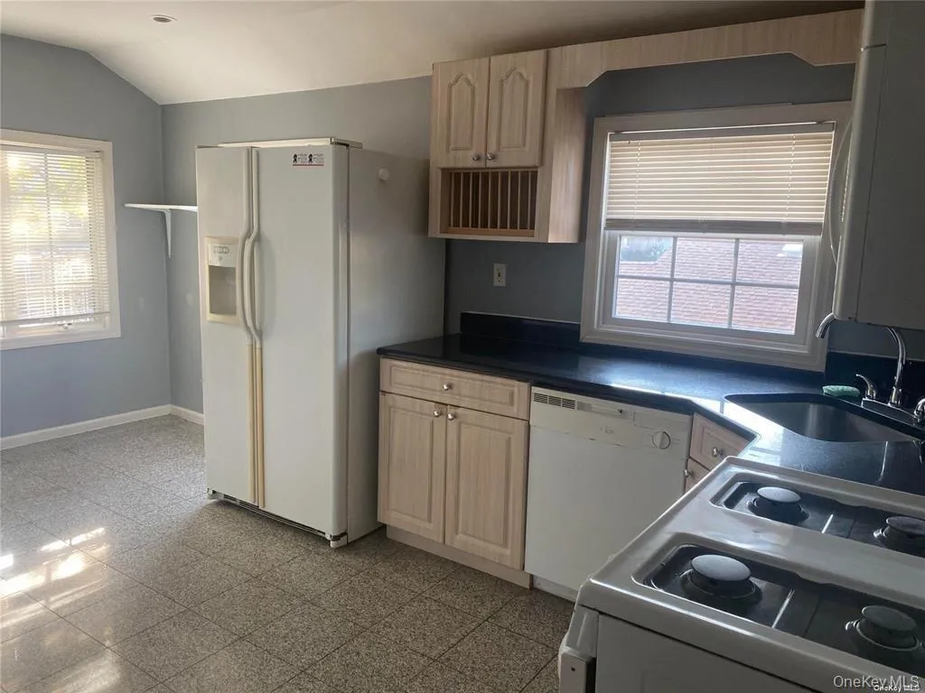 81-15 242nd Street, New York, NY, 3 Bedrooms Bedrooms, 7 Rooms Rooms,2 BathroomsBathrooms,Residential Lease,For Rent,242nd,0,967820 81-15 242nd Street, New York, NY, 3 Bedrooms Bedrooms, 7 Rooms Rooms,2 BathroomsBathrooms,Residential Lease,For Rent,242nd,0,967820