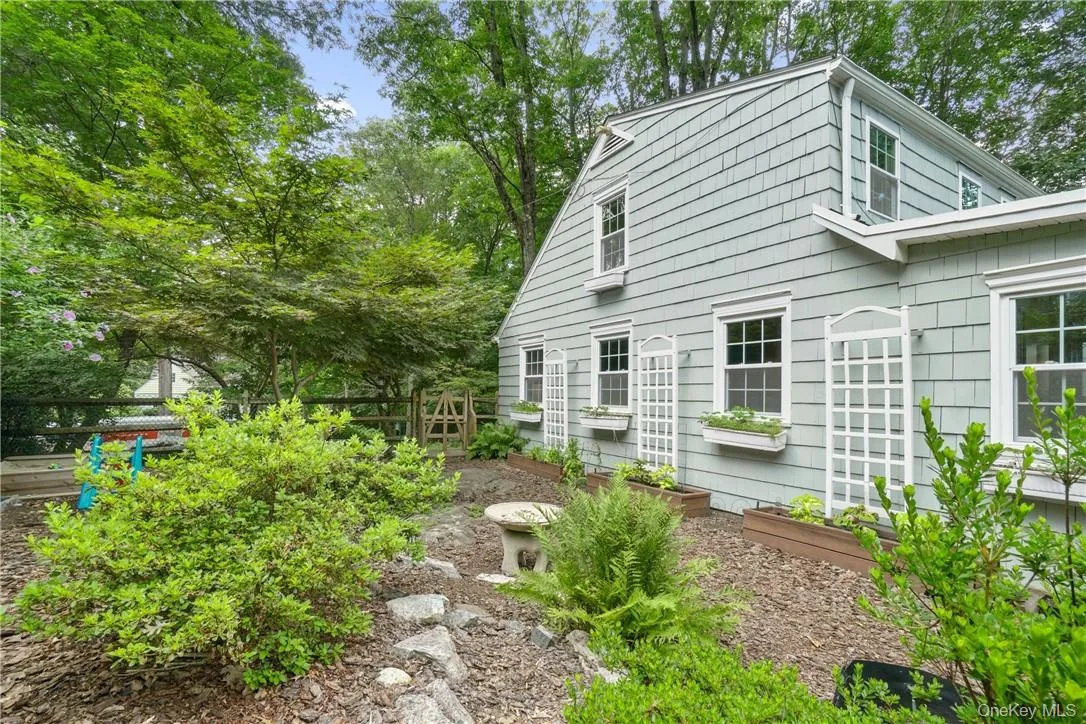 64 Pine Cliff Road, New Castle, NY, 3 Bedrooms Bedrooms, 9 Rooms Rooms,2 BathroomsBathrooms,Residential Lease,For Rent,Pine Cliff,0,967830 64 Pine Cliff Road, New Castle, NY, 3 Bedrooms Bedrooms, 9 Rooms Rooms,2 BathroomsBathrooms,Residential Lease,For Rent,Pine Cliff,0,967830