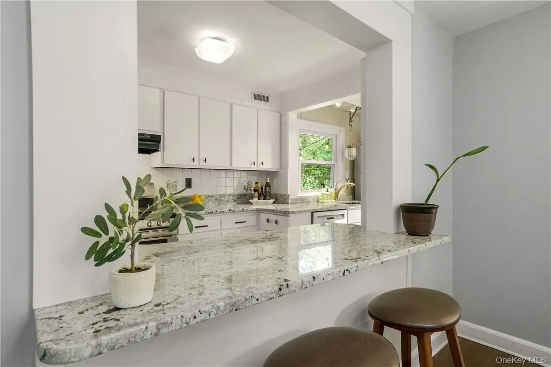64 Pine Cliff Road, New Castle, NY, 3 Bedrooms Bedrooms, 9 Rooms Rooms,2 BathroomsBathrooms,Residential Lease,For Rent,Pine Cliff,0,967830 64 Pine Cliff Road, New Castle, NY, 3 Bedrooms Bedrooms, 9 Rooms Rooms,2 BathroomsBathrooms,Residential Lease,For Rent,Pine Cliff,0,967830