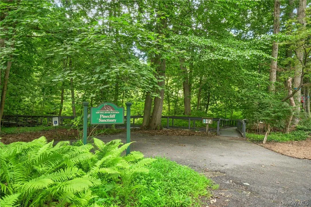 64 Pine Cliff Road, New Castle, NY, 3 Bedrooms Bedrooms, 9 Rooms Rooms,2 BathroomsBathrooms,Residential Lease,For Rent,Pine Cliff,0,967830 64 Pine Cliff Road, New Castle, NY, 3 Bedrooms Bedrooms, 9 Rooms Rooms,2 BathroomsBathrooms,Residential Lease,For Rent,Pine Cliff,0,967830