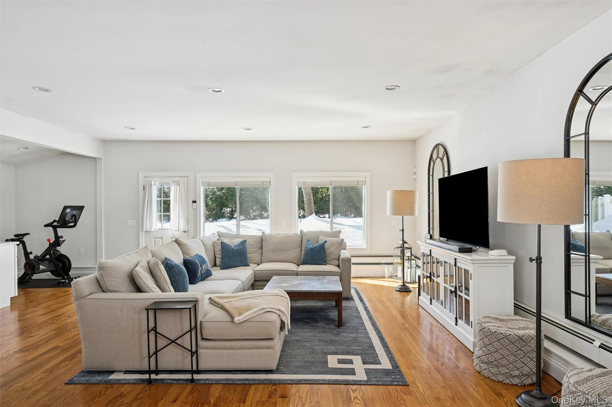 4 Stuart Court, Southampton, NY, 3 Bedrooms Bedrooms, 11 Rooms Rooms,3 BathroomsBathrooms,Residential Lease,For Rent,Stuart,0,967849 4 Stuart Court, Southampton, NY, 3 Bedrooms Bedrooms, 11 Rooms Rooms,3 BathroomsBathrooms,Residential Lease,For Rent,Stuart,0,967849