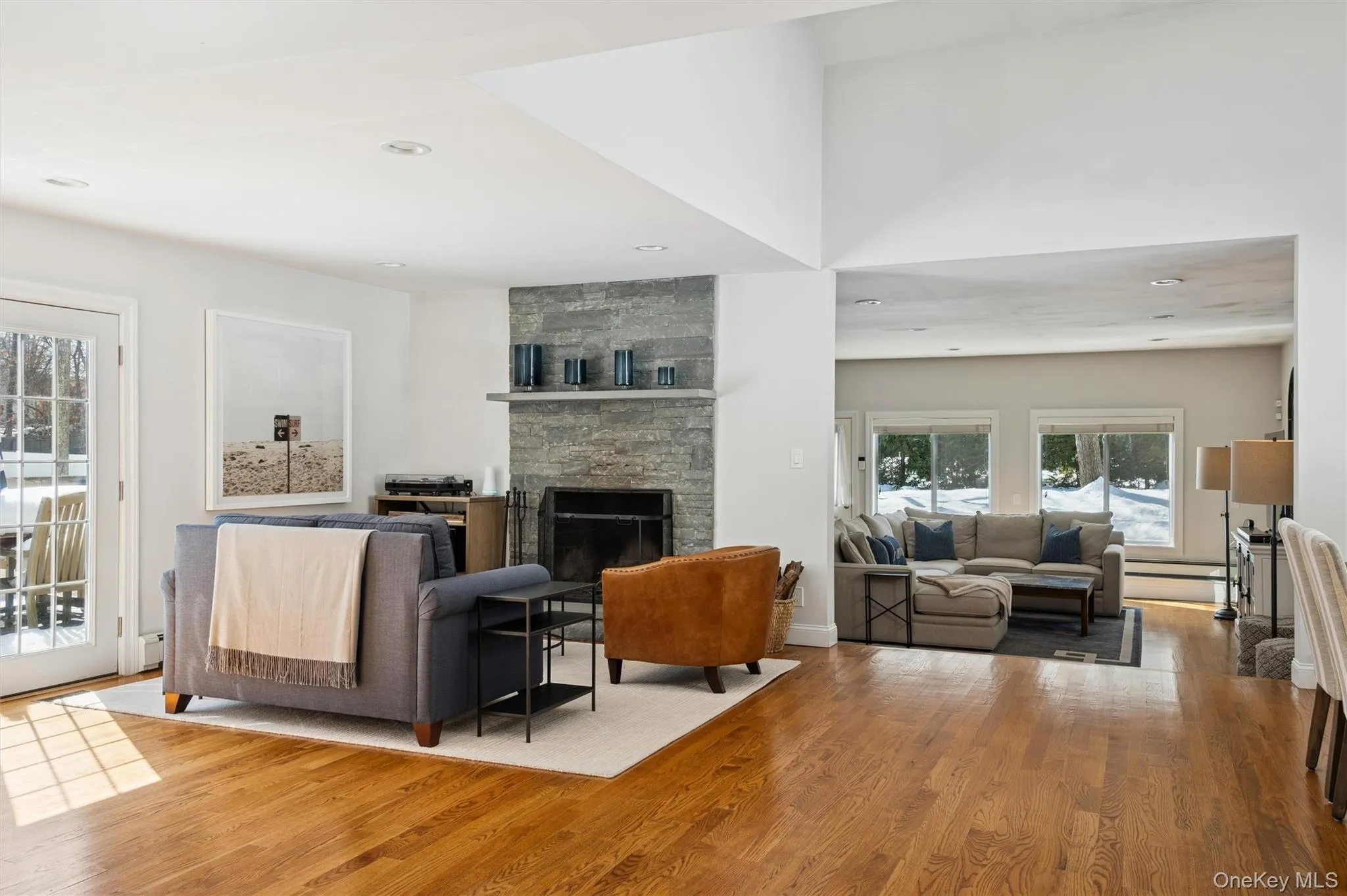 4 Stuart Court, Southampton, NY, 3 Bedrooms Bedrooms, 11 Rooms Rooms,3 BathroomsBathrooms,Residential Lease,For Rent,Stuart,0,967849 4 Stuart Court, Southampton, NY, 3 Bedrooms Bedrooms, 11 Rooms Rooms,3 BathroomsBathrooms,Residential Lease,For Rent,Stuart,0,967849