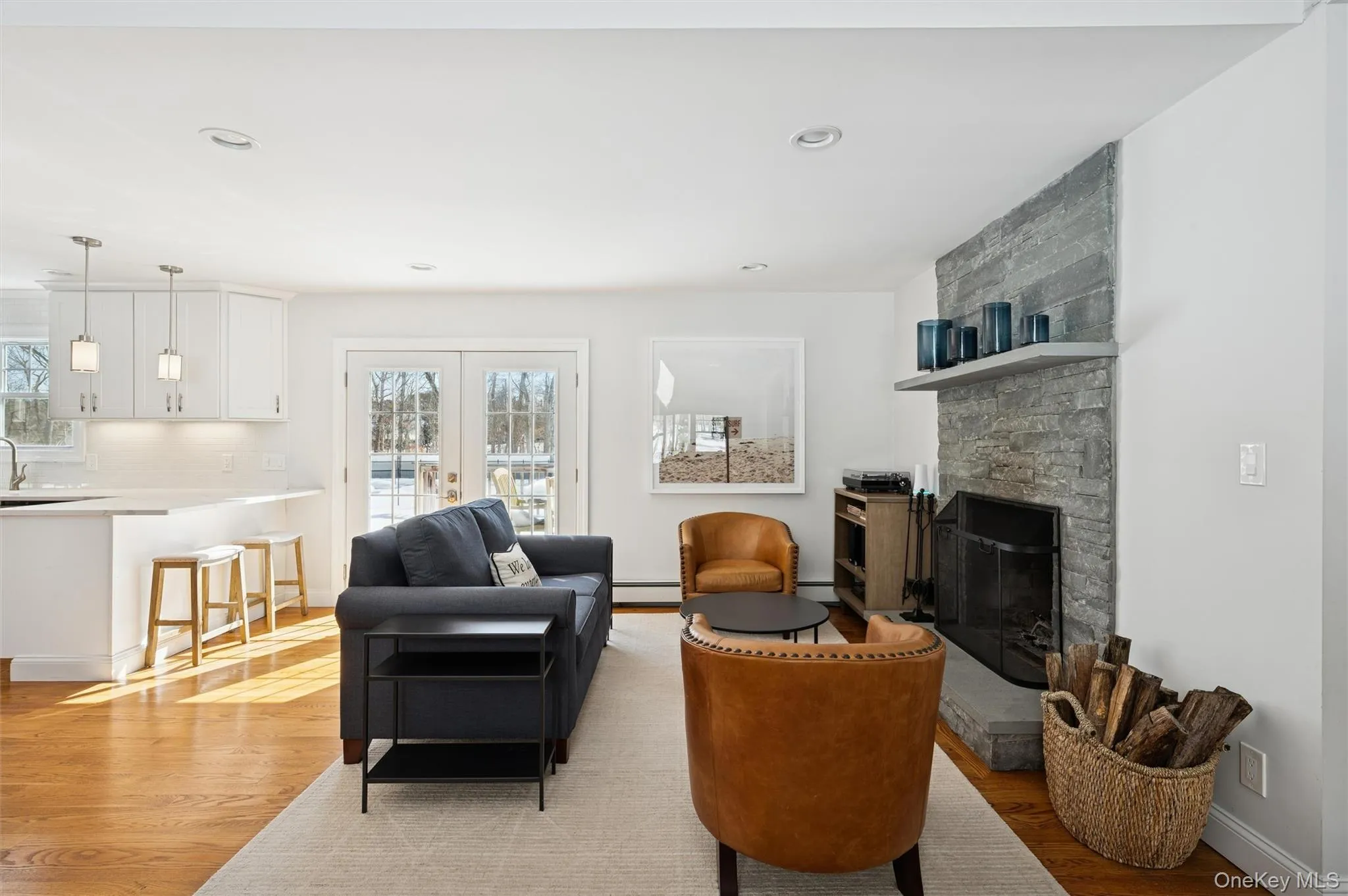 4 Stuart Court, Southampton, NY, 3 Bedrooms Bedrooms, 11 Rooms Rooms,3 BathroomsBathrooms,Residential Lease,For Rent,Stuart,0,967849 4 Stuart Court, Southampton, NY, 3 Bedrooms Bedrooms, 11 Rooms Rooms,3 BathroomsBathrooms,Residential Lease,For Rent,Stuart,0,967849