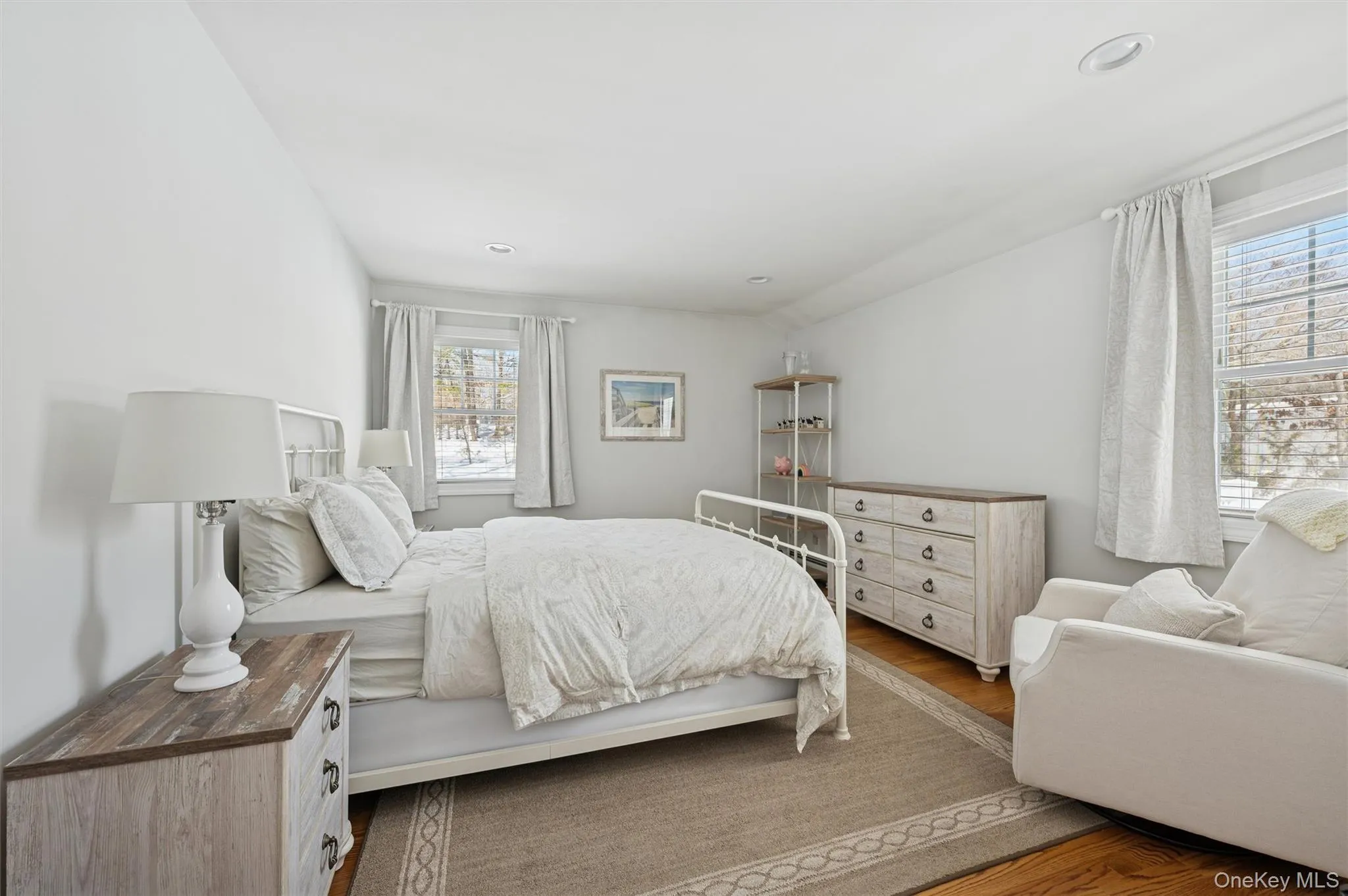 4 Stuart Court, Southampton, NY, 3 Bedrooms Bedrooms, 11 Rooms Rooms,3 BathroomsBathrooms,Residential Lease,For Rent,Stuart,0,967849 4 Stuart Court, Southampton, NY, 3 Bedrooms Bedrooms, 11 Rooms Rooms,3 BathroomsBathrooms,Residential Lease,For Rent,Stuart,0,967849