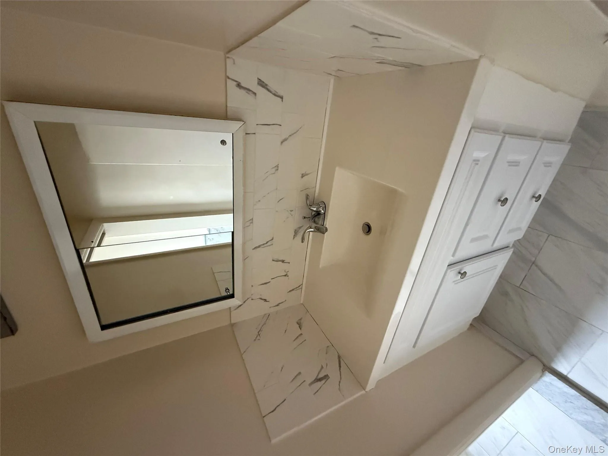 190 First Street, North Hempstead, NY, 1 Bedroom Bedrooms, 3 Rooms Rooms,1 BathroomBathrooms,Residential Lease,For Rent,First,0,967875 190 First Street, North Hempstead, NY, 1 Bedroom Bedrooms, 3 Rooms Rooms,1 BathroomBathrooms,Residential Lease,For Rent,First,0,967875