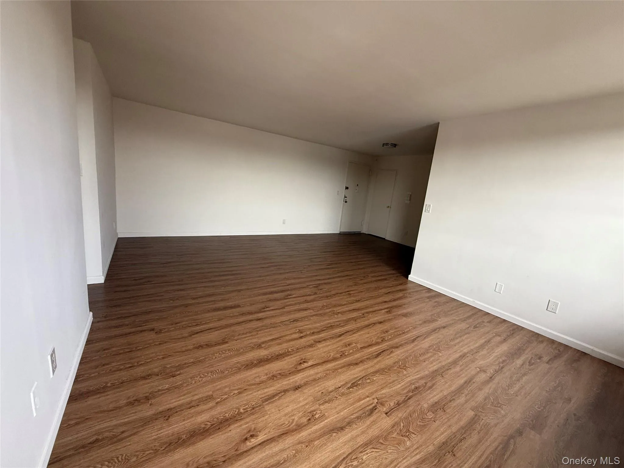 190 First Street, North Hempstead, NY, 1 Bedroom Bedrooms, 3 Rooms Rooms,1 BathroomBathrooms,Residential Lease,For Rent,First,0,967875 190 First Street, North Hempstead, NY, 1 Bedroom Bedrooms, 3 Rooms Rooms,1 BathroomBathrooms,Residential Lease,For Rent,First,0,967875