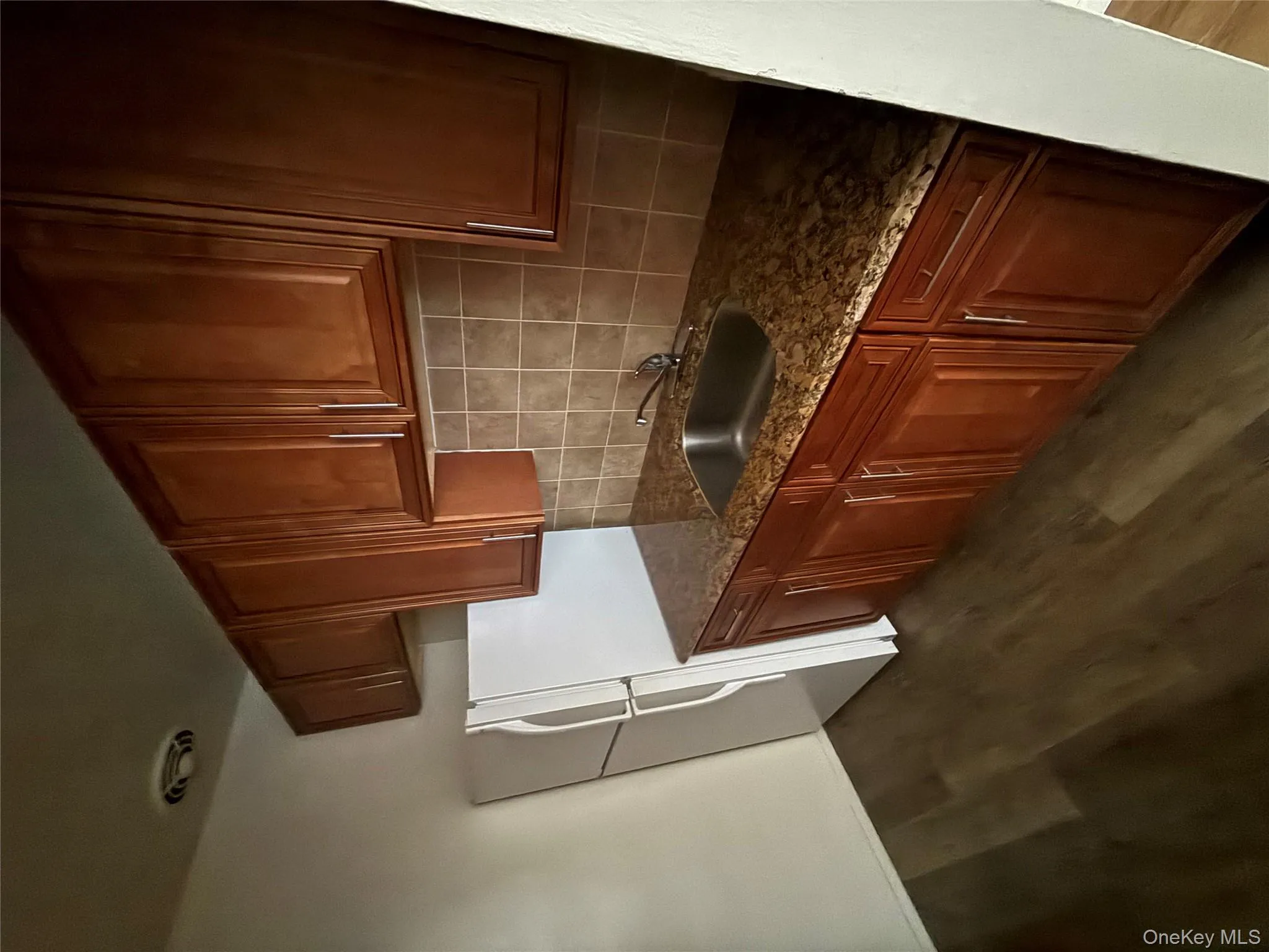 190 First Street, North Hempstead, NY, 1 Bedroom Bedrooms, 3 Rooms Rooms,1 BathroomBathrooms,Residential Lease,For Rent,First,0,967875 190 First Street, North Hempstead, NY, 1 Bedroom Bedrooms, 3 Rooms Rooms,1 BathroomBathrooms,Residential Lease,For Rent,First,0,967875