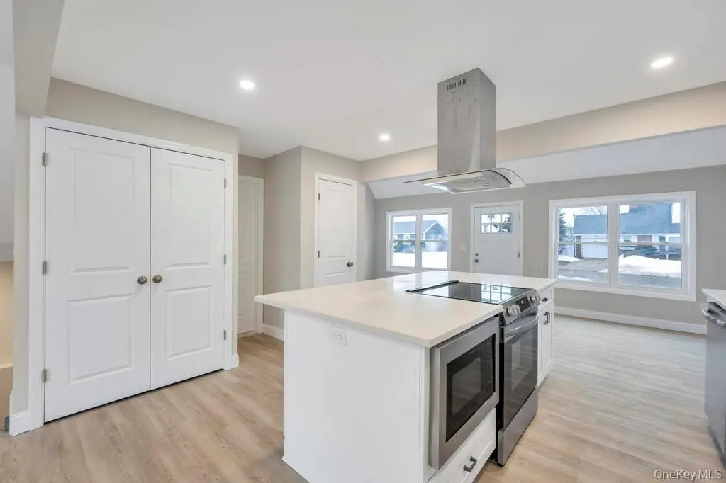 52 Halycon Road, Babylon, NY, 3 Bedrooms Bedrooms, 7 Rooms Rooms,2 BathroomsBathrooms,Residential,For Rent,Halycon,0,967879 52 Halycon Road, Babylon, NY, 3 Bedrooms Bedrooms, 7 Rooms Rooms,2 BathroomsBathrooms,Residential,For Rent,Halycon,0,967879