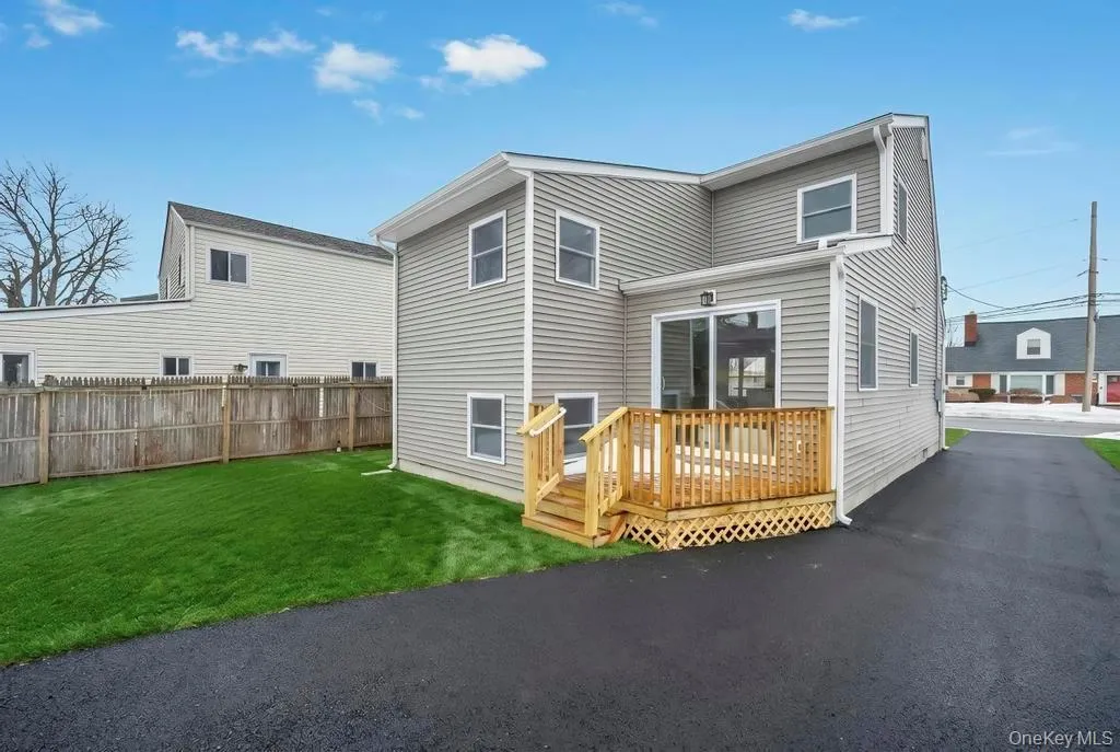 52 Halycon Road, Babylon, NY, 3 Bedrooms Bedrooms, 7 Rooms Rooms,2 BathroomsBathrooms,Residential,For Rent,Halycon,0,967879 52 Halycon Road, Babylon, NY, 3 Bedrooms Bedrooms, 7 Rooms Rooms,2 BathroomsBathrooms,Residential,For Rent,Halycon,0,967879
