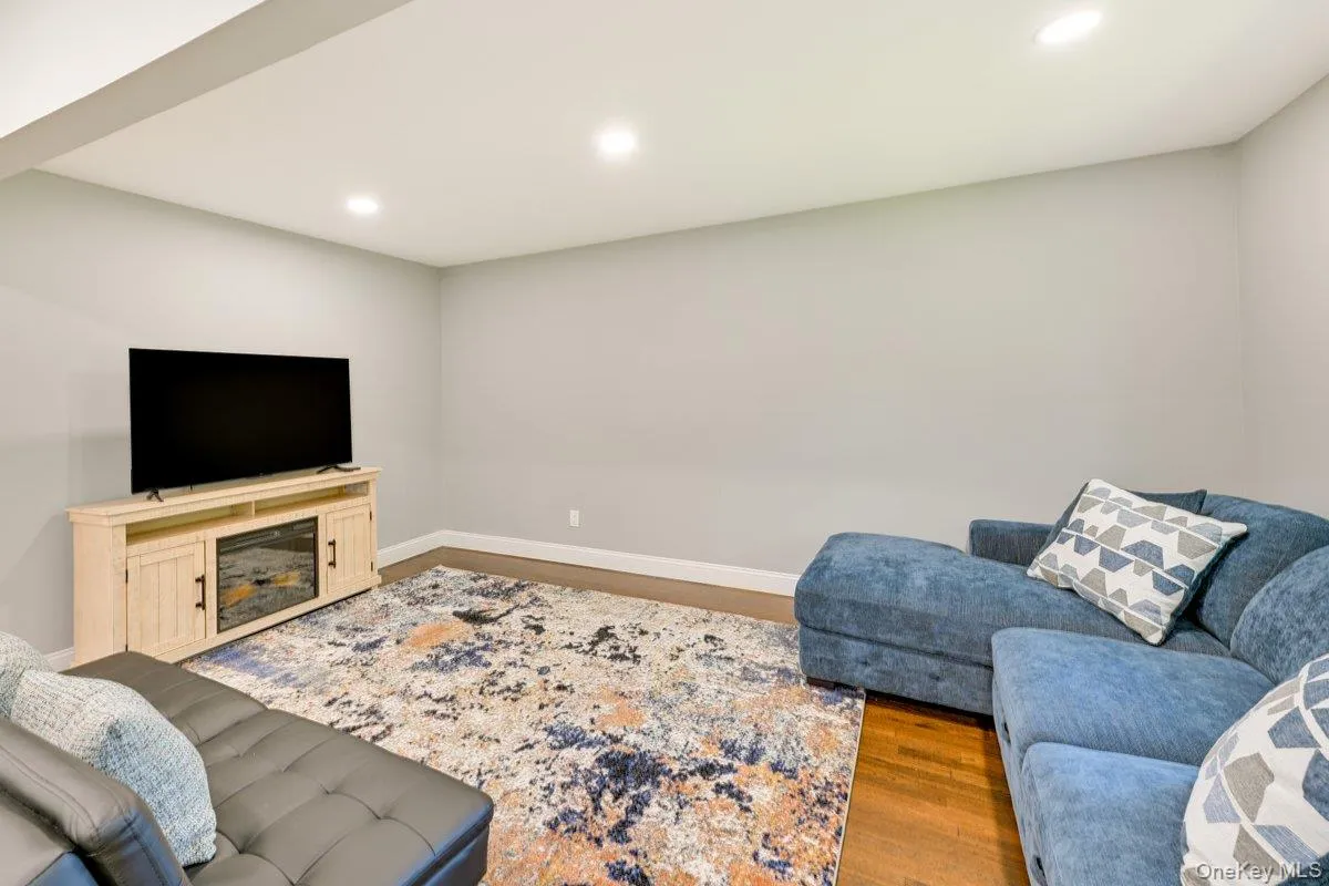 2 Fairview Road, Southampton, NY, 2 Bedrooms Bedrooms, 4 Rooms Rooms,1 BathroomBathrooms,Residential Lease,For Rent,Fairview,0,967885 2 Fairview Road, Southampton, NY, 2 Bedrooms Bedrooms, 4 Rooms Rooms,1 BathroomBathrooms,Residential Lease,For Rent,Fairview,0,967885