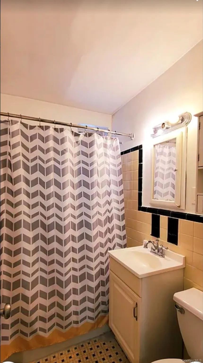 105-37 64th Avenue, New York, NY, 2 Rooms Rooms,1 BathroomBathrooms,Residential,For Rent,64th,0,967893 105-37 64th Avenue, New York, NY, 2 Rooms Rooms,1 BathroomBathrooms,Residential,For Rent,64th,0,967893