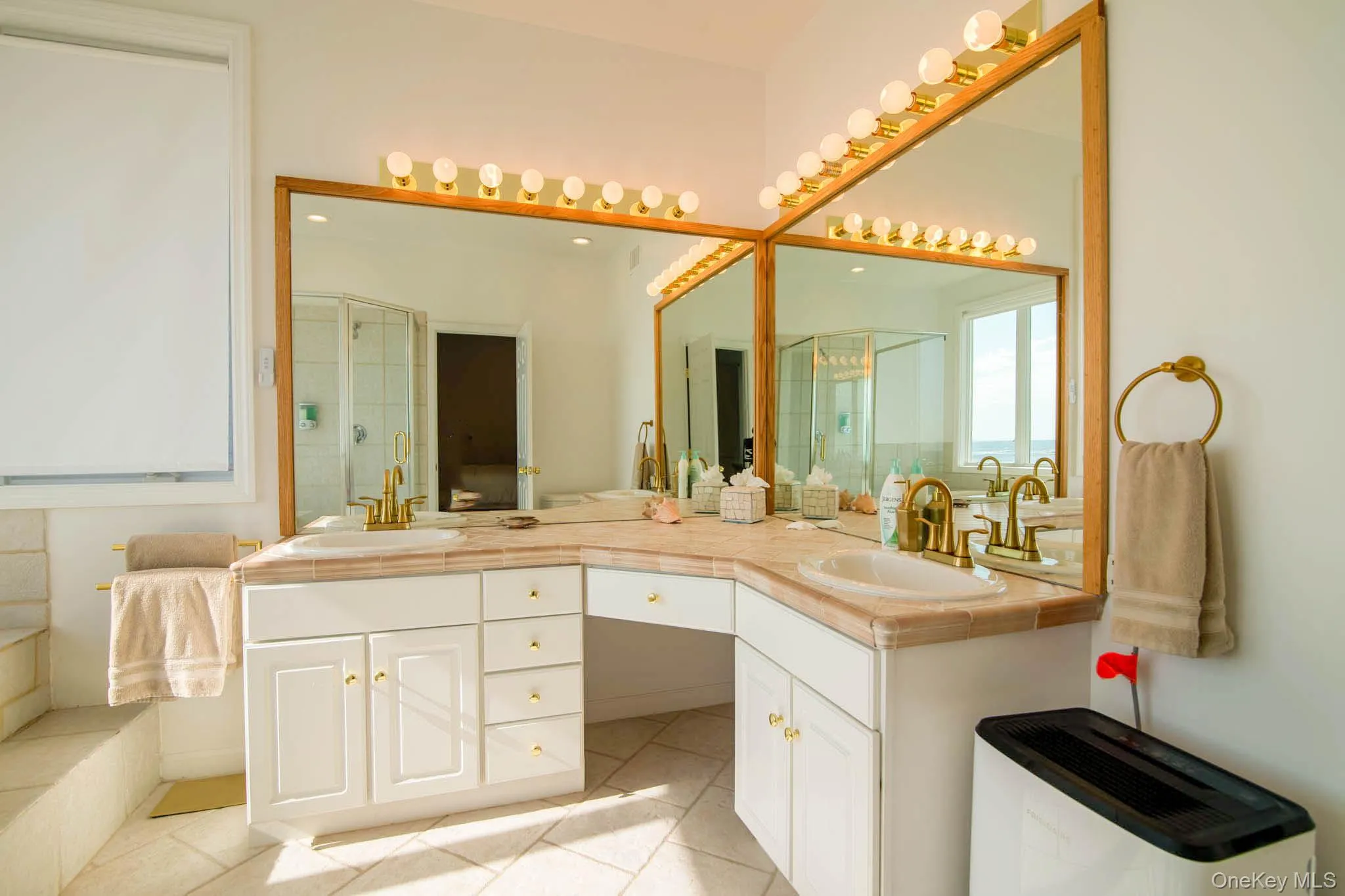 675 Dune Road, Southampton, NY, 4 Bedrooms Bedrooms, 8 Rooms Rooms,4 BathroomsBathrooms,Residential Lease,For Rent,Dune,0,967900 675 Dune Road, Southampton, NY, 4 Bedrooms Bedrooms, 8 Rooms Rooms,4 BathroomsBathrooms,Residential Lease,For Rent,Dune,0,967900