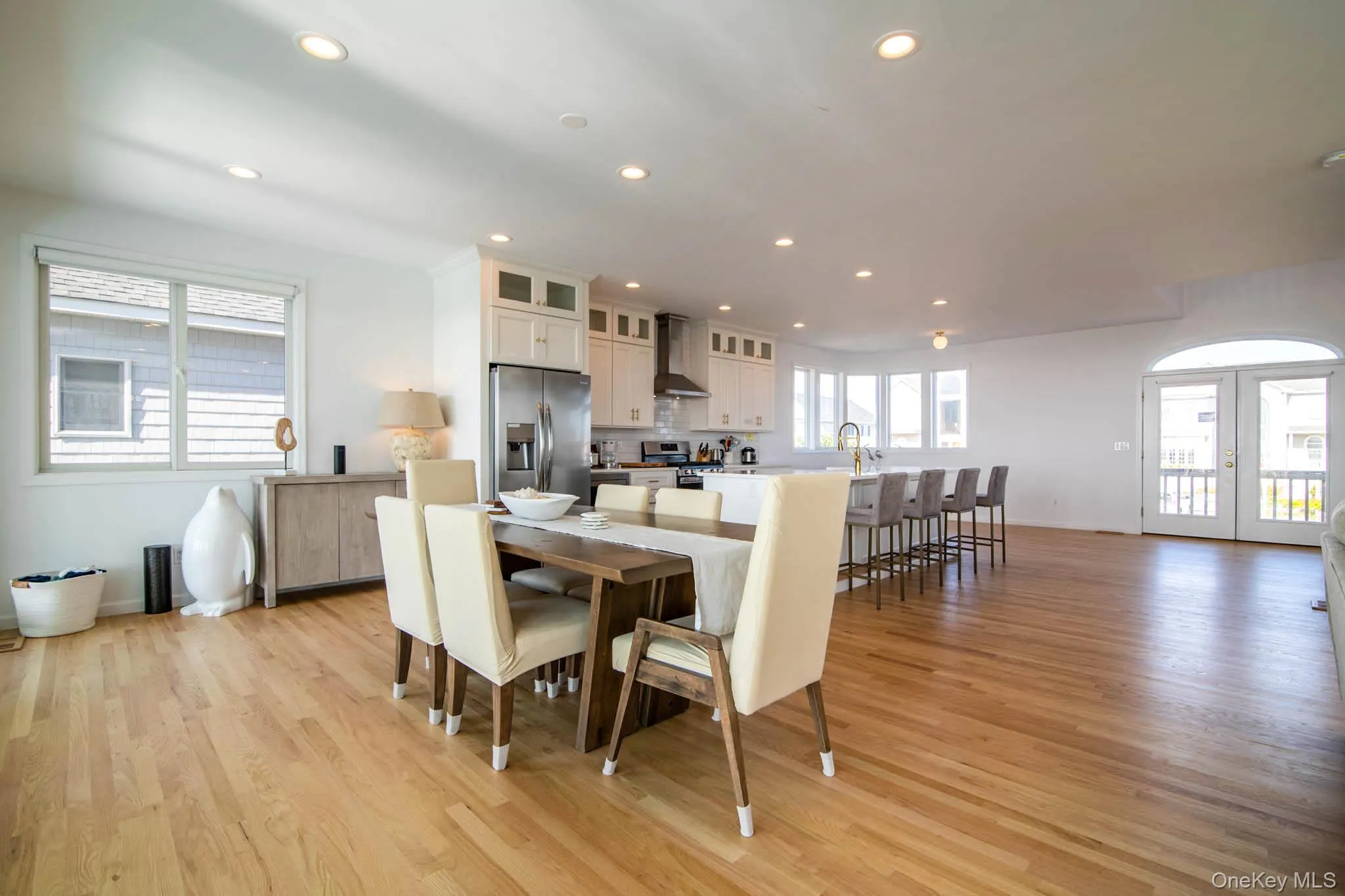 675 Dune Road, Southampton, NY, 4 Bedrooms Bedrooms, 8 Rooms Rooms,4 BathroomsBathrooms,Residential Lease,For Rent,Dune,0,967900 675 Dune Road, Southampton, NY, 4 Bedrooms Bedrooms, 8 Rooms Rooms,4 BathroomsBathrooms,Residential Lease,For Rent,Dune,0,967900