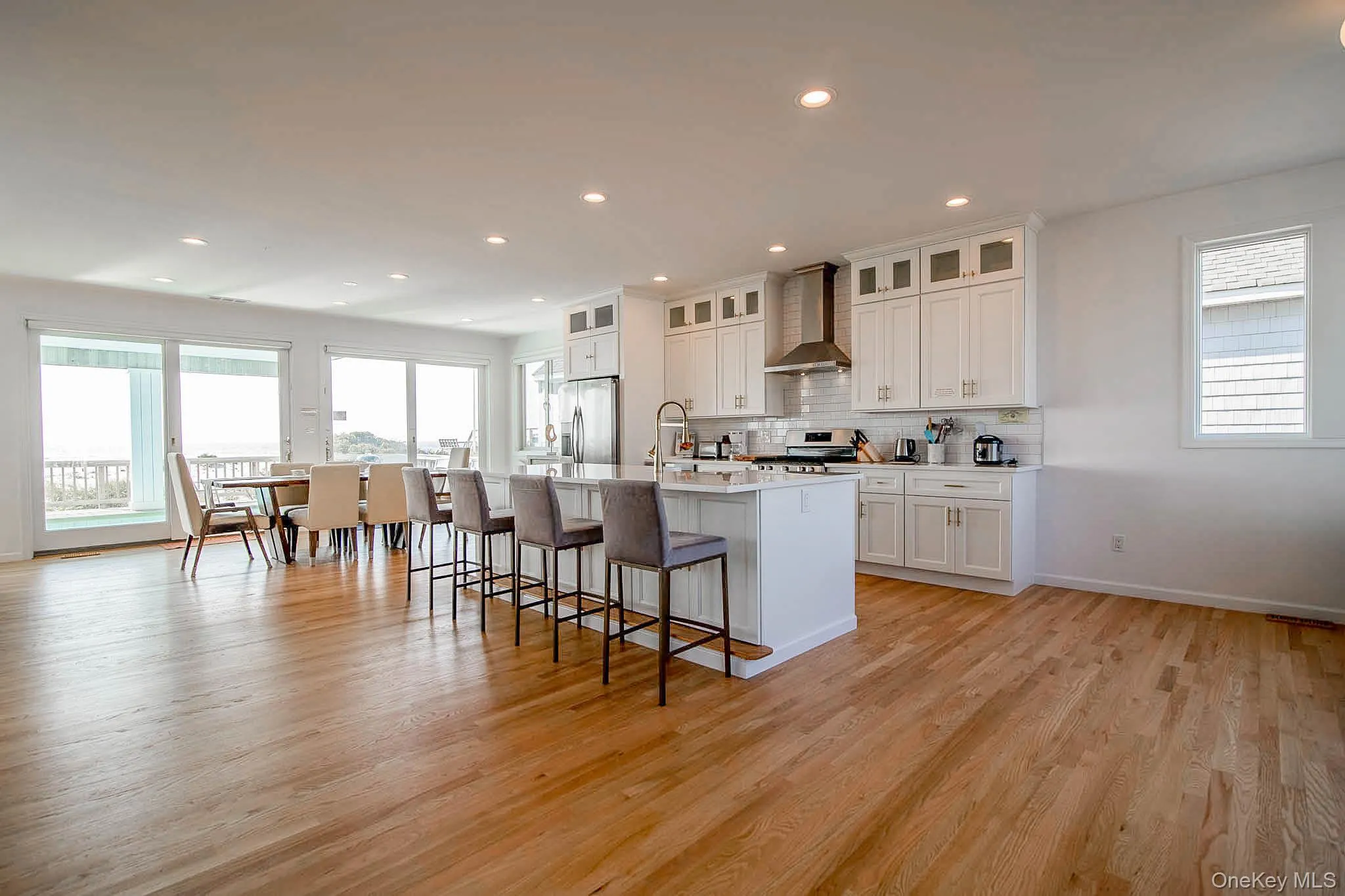 675 Dune Road, Southampton, NY, 4 Bedrooms Bedrooms, 8 Rooms Rooms,4 BathroomsBathrooms,Residential Lease,For Rent,Dune,0,967900 675 Dune Road, Southampton, NY, 4 Bedrooms Bedrooms, 8 Rooms Rooms,4 BathroomsBathrooms,Residential Lease,For Rent,Dune,0,967900