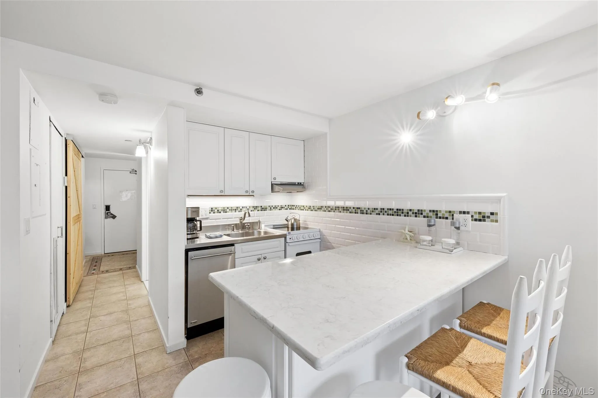 236 Edgemere Street Unit 127, East Hampton, New York 11954