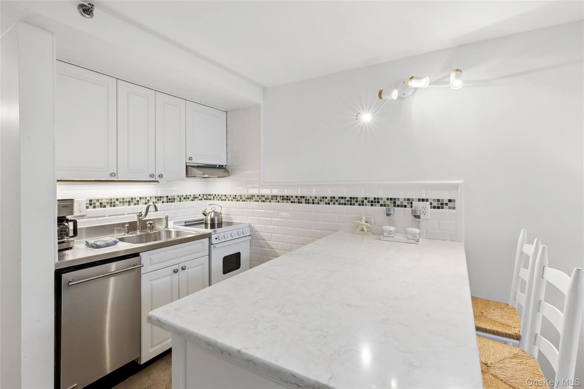 236 Edgemere Street Unit 127, East Hampton, New York 11954