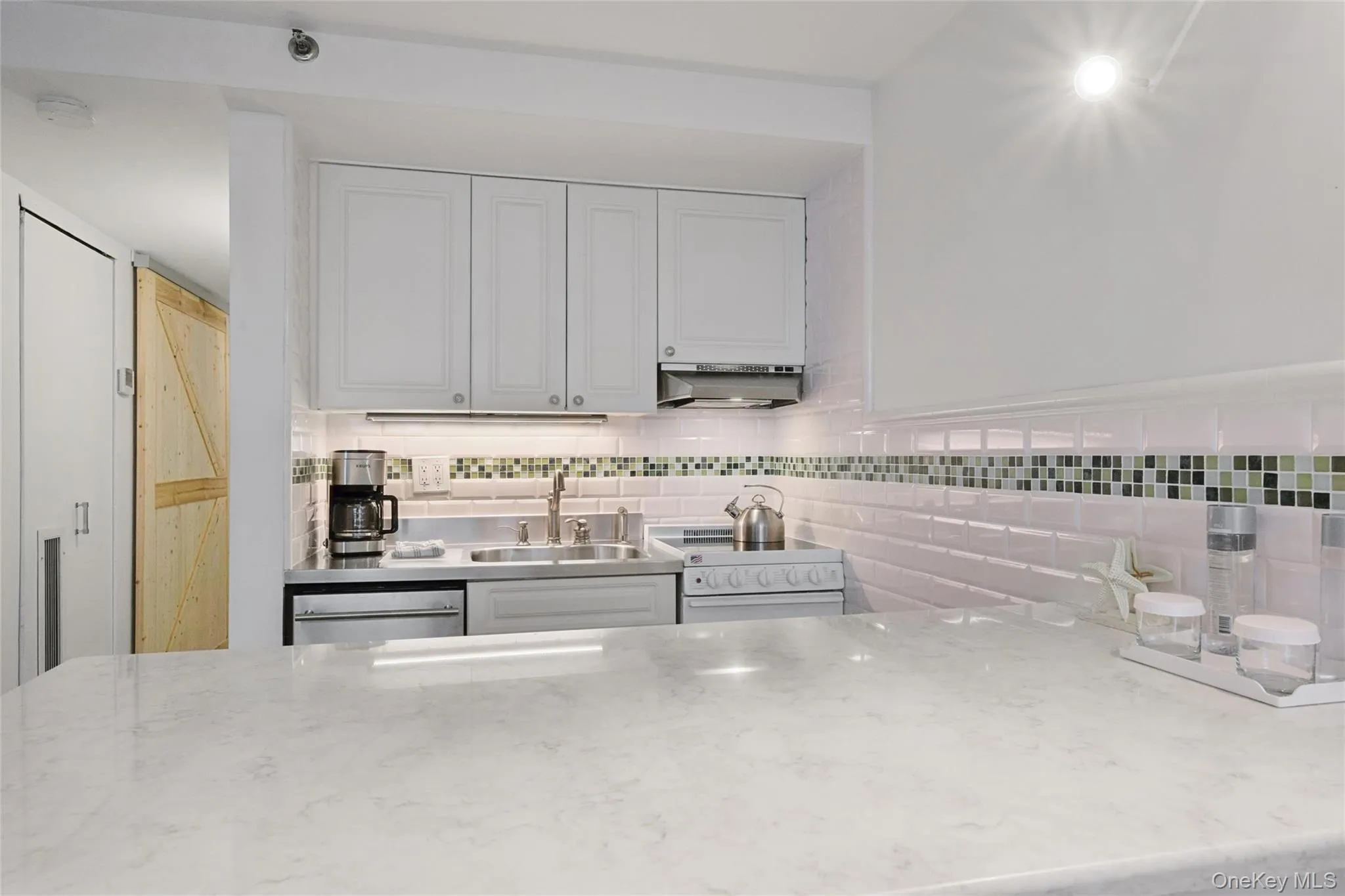 236 Edgemere Street Unit 127, East Hampton, New York 11954