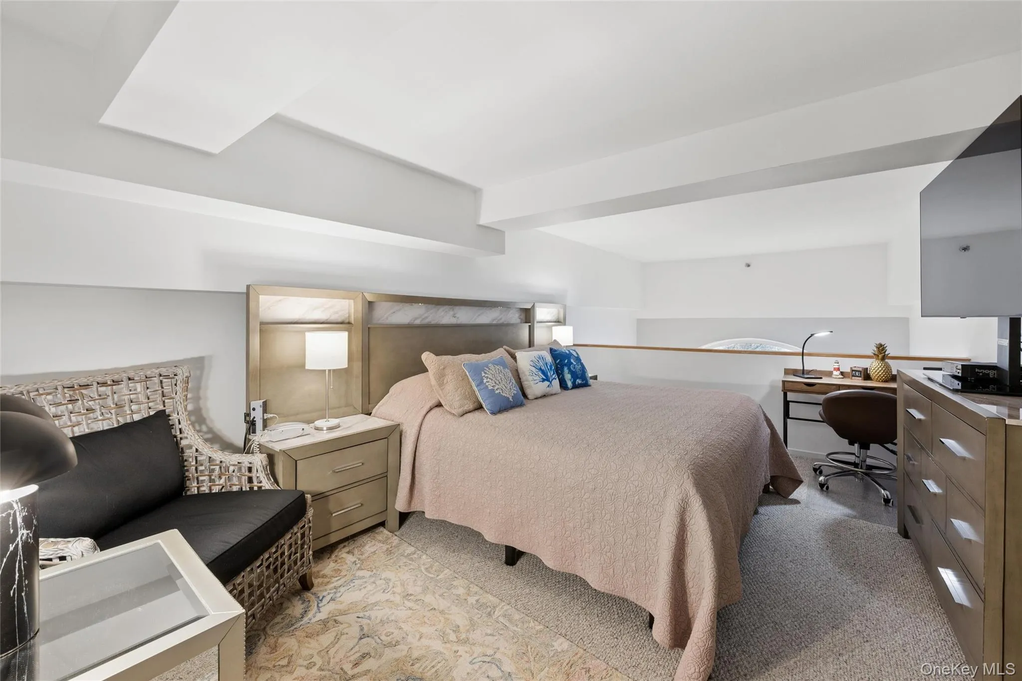 236 Edgemere Street Unit 127, East Hampton, New York 11954