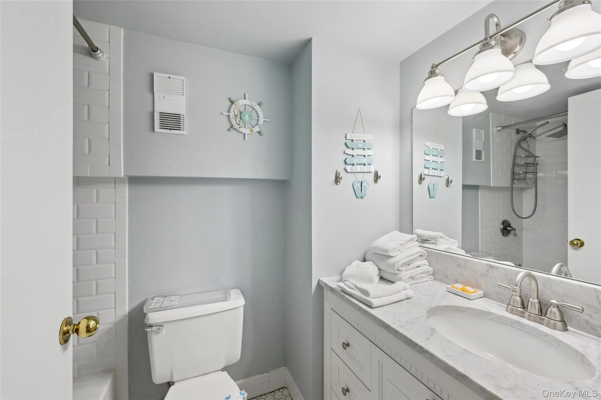 236 Edgemere Street Unit 127, East Hampton, New York 11954