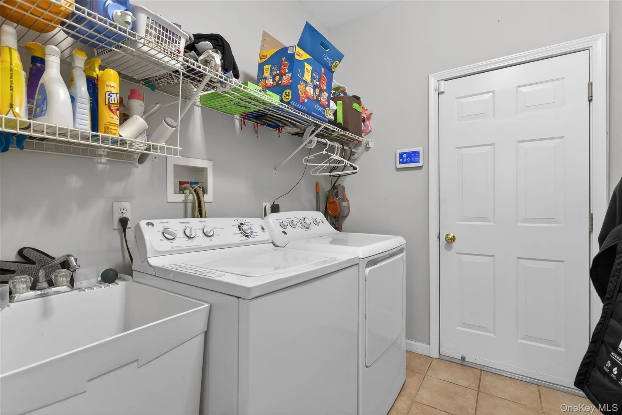 3 Moorefield Circle, Woodbury, NY, 4 Bedrooms Bedrooms, 8 Rooms Rooms,2 BathroomsBathrooms,Residential,For Rent,Moorefield,0,967915 3 Moorefield Circle, Woodbury, NY, 4 Bedrooms Bedrooms, 8 Rooms Rooms,2 BathroomsBathrooms,Residential,For Rent,Moorefield,0,967915