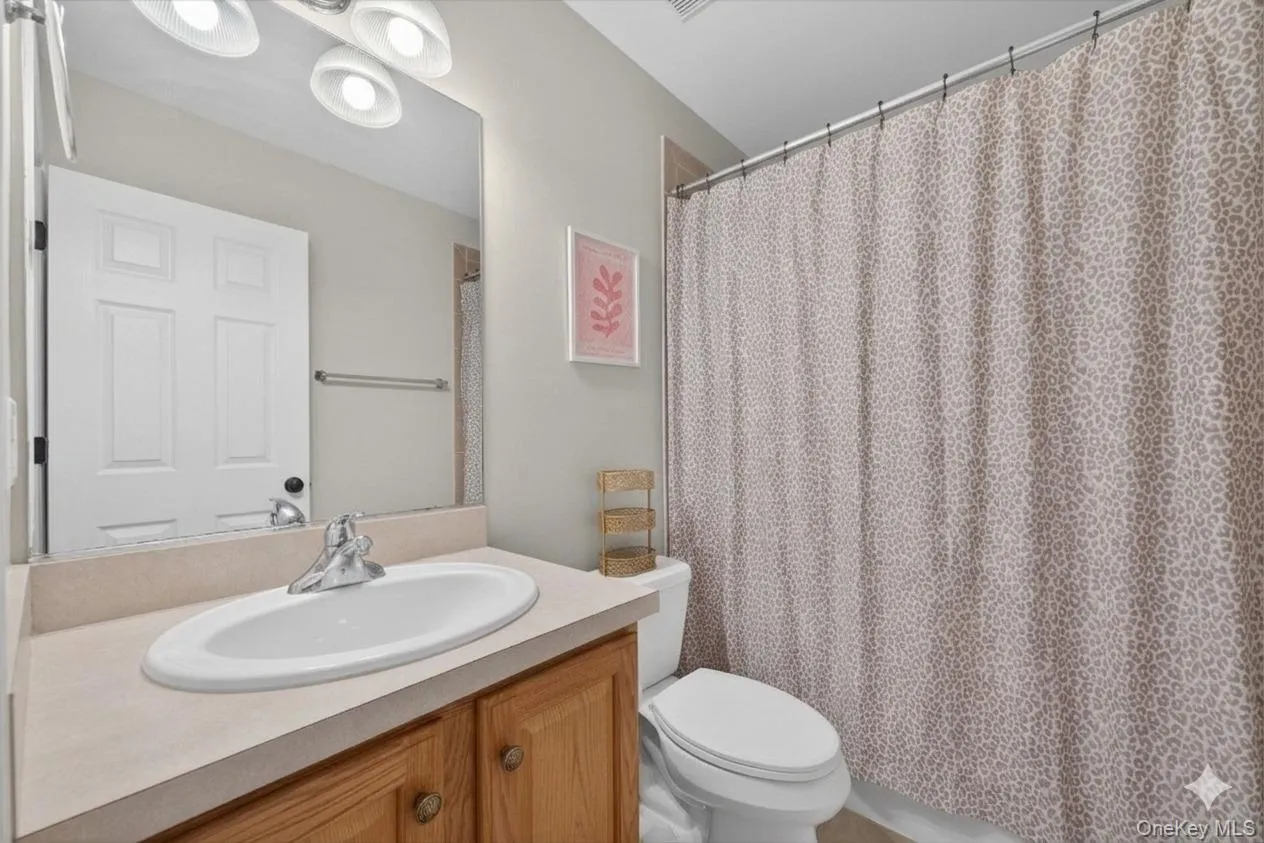 3 Moorefield Circle, Woodbury, NY, 4 Bedrooms Bedrooms, 8 Rooms Rooms,2 BathroomsBathrooms,Residential,For Rent,Moorefield,0,967915 3 Moorefield Circle, Woodbury, NY, 4 Bedrooms Bedrooms, 8 Rooms Rooms,2 BathroomsBathrooms,Residential,For Rent,Moorefield,0,967915