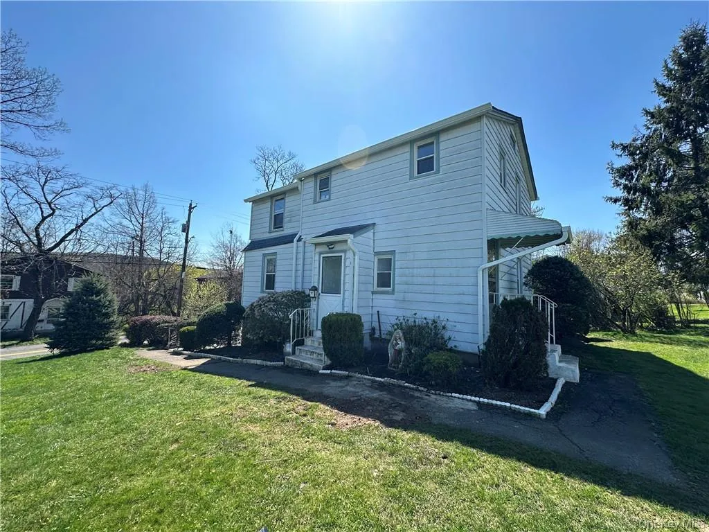 68 Massachusetts Avenue, Clarkstown, NY, 2 Bedrooms Bedrooms, 5 Rooms Rooms,1 BathroomBathrooms,Residential Lease,For Rent,Massachusetts,0,967919 68 Massachusetts Avenue, Clarkstown, NY, 2 Bedrooms Bedrooms, 5 Rooms Rooms,1 BathroomBathrooms,Residential Lease,For Rent,Massachusetts,0,967919