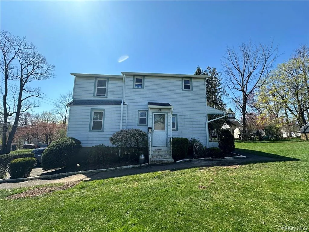 68 Massachusetts Avenue, Clarkstown, NY, 2 Bedrooms Bedrooms, 5 Rooms Rooms,1 BathroomBathrooms,Residential Lease,For Rent,Massachusetts,0,967919 68 Massachusetts Avenue, Clarkstown, NY, 2 Bedrooms Bedrooms, 5 Rooms Rooms,1 BathroomBathrooms,Residential Lease,For Rent,Massachusetts,0,967919
