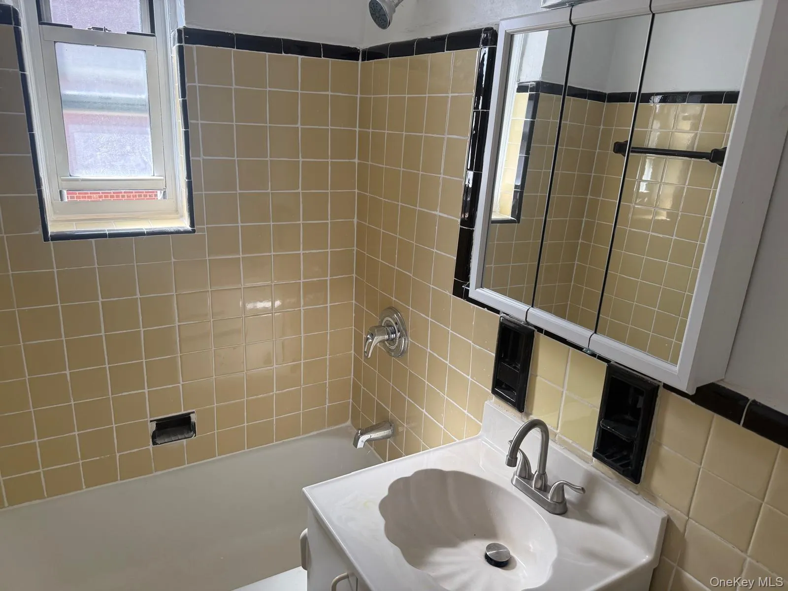 105-38 63rd Drive, New York, NY, 1 Bedroom Bedrooms, 4 Rooms Rooms,1 BathroomBathrooms,Residential Lease,For Rent,63rd,0,967936 105-38 63rd Drive, New York, NY, 1 Bedroom Bedrooms, 4 Rooms Rooms,1 BathroomBathrooms,Residential Lease,For Rent,63rd,0,967936
