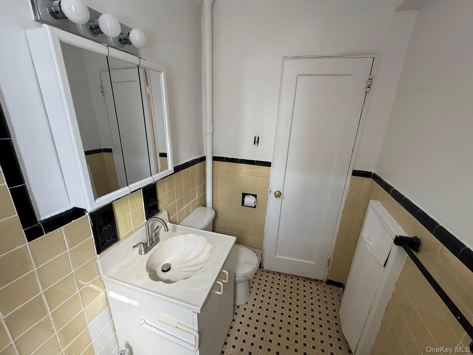 105-38 63rd Drive, New York, NY, 1 Bedroom Bedrooms, 4 Rooms Rooms,1 BathroomBathrooms,Residential Lease,For Rent,63rd,0,967936 105-38 63rd Drive, New York, NY, 1 Bedroom Bedrooms, 4 Rooms Rooms,1 BathroomBathrooms,Residential Lease,For Rent,63rd,0,967936