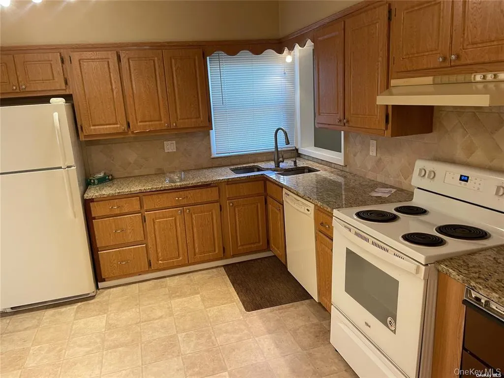 217 Greeley, Islip, NY, 4 Bedrooms Bedrooms, 7 Rooms Rooms,2 BathroomsBathrooms,Residential Lease,For Rent,Greeley,0,967958 217 Greeley, Islip, NY, 4 Bedrooms Bedrooms, 7 Rooms Rooms,2 BathroomsBathrooms,Residential Lease,For Rent,Greeley,0,967958