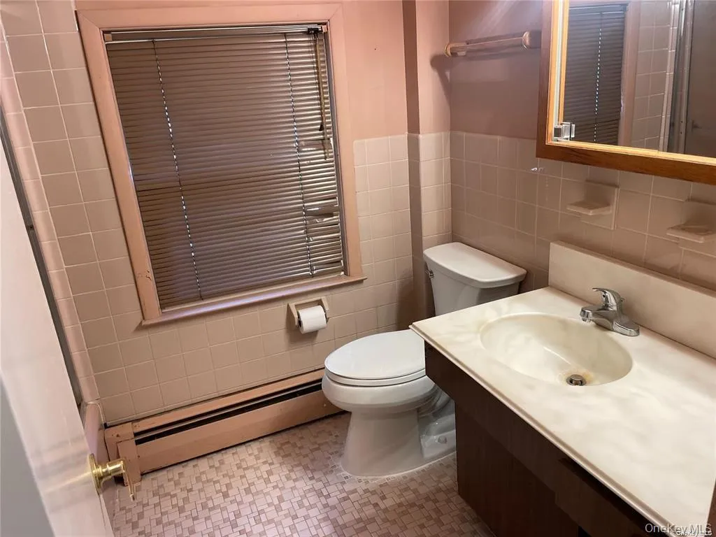 217 Greeley, Islip, NY, 4 Bedrooms Bedrooms, 7 Rooms Rooms,2 BathroomsBathrooms,Residential Lease,For Rent,Greeley,0,967958 217 Greeley, Islip, NY, 4 Bedrooms Bedrooms, 7 Rooms Rooms,2 BathroomsBathrooms,Residential Lease,For Rent,Greeley,0,967958